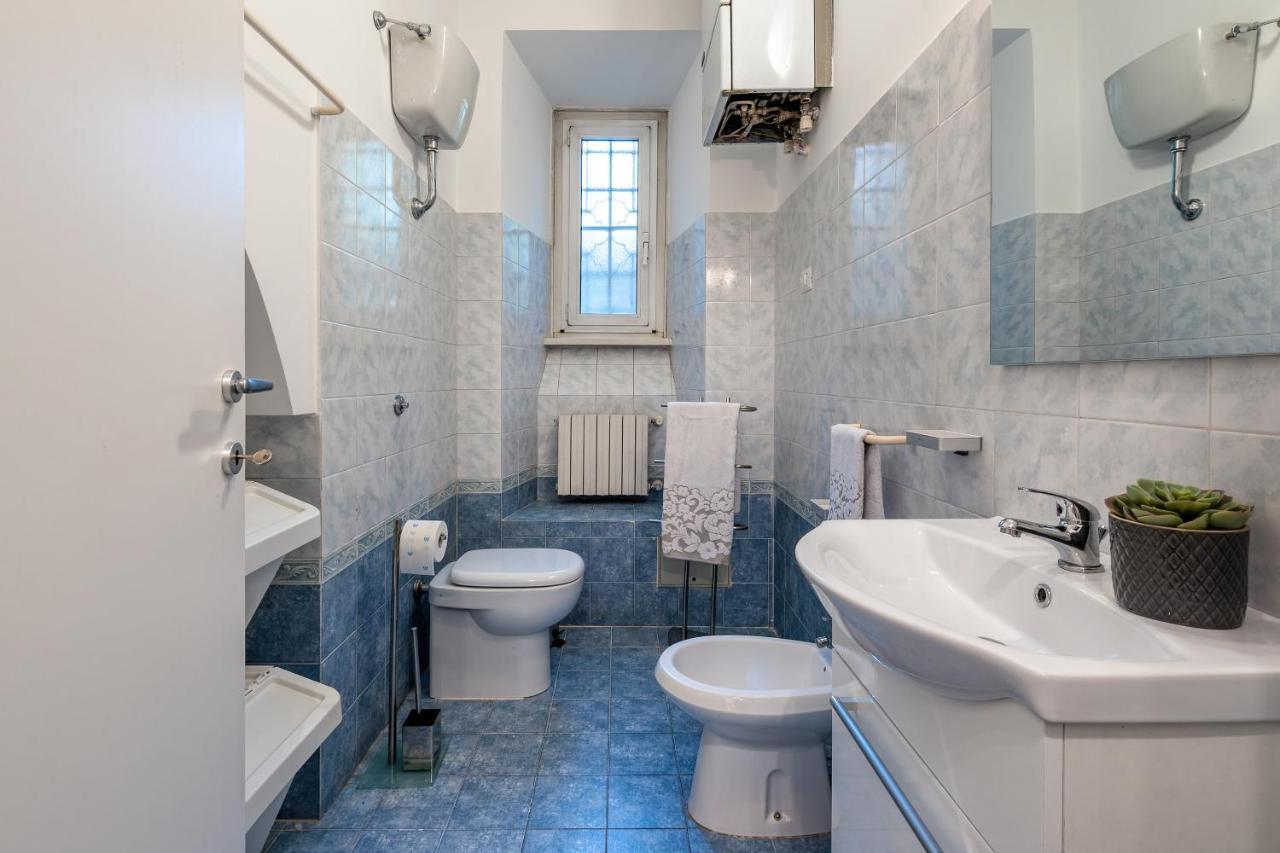 Tour De Apartment